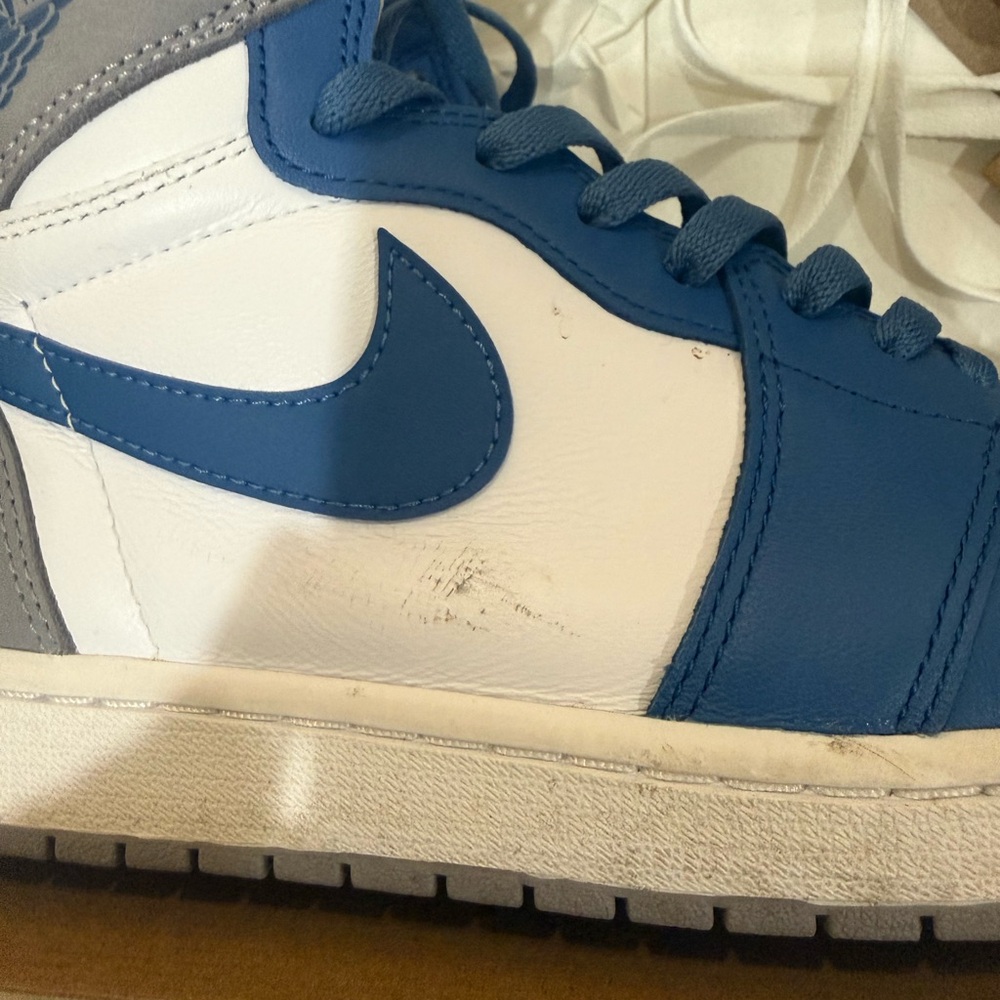 Jordan Men's Sneakers in Blue and White Box - Picture 7 of 7